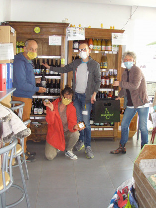 Photo de La Coop du Coin, membre de Bout à Bout, réseau de réemploi des bouteilles en verre en Pays de la Loire