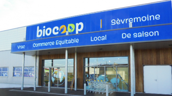 Photo de Biocoop Sèvremoine, membre de Bout à Bout, réseau de réemploi des bouteilles en verre en Pays de la Loire